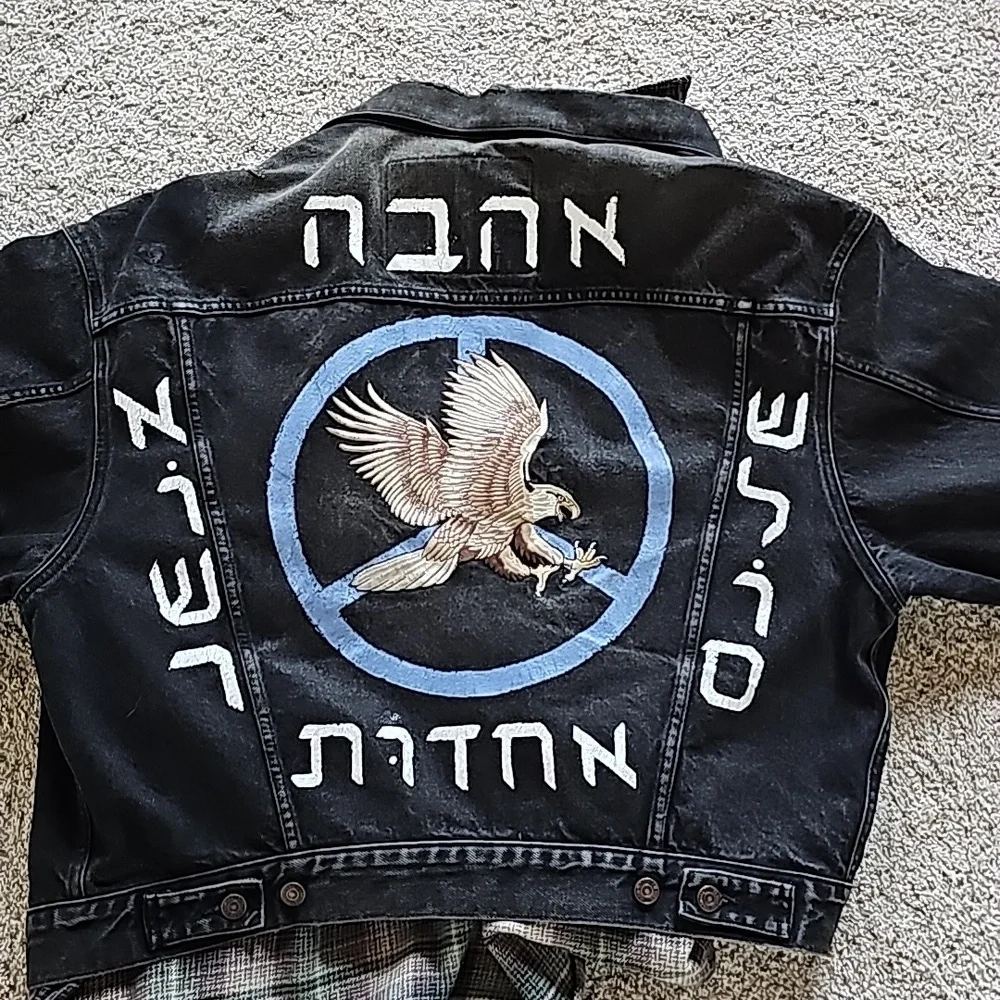 Levis trucker jacket circa 1989, Size medium. With Bullhead size medium insulat. - Picture 7 of 14